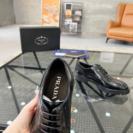 PRA LACE-UP SHOES IN GLOSSY BLACK CALFSKIN