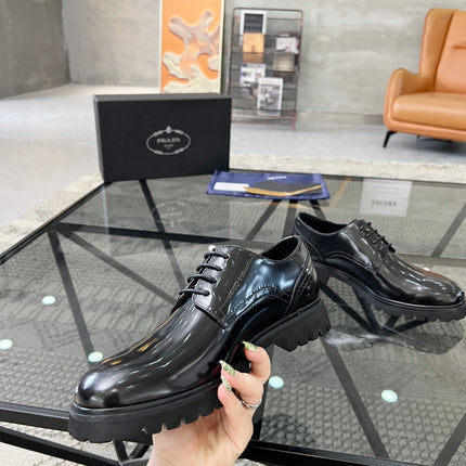 PRA LACE-UP SHOES IN GLOSSY BLACK CALFSKIN