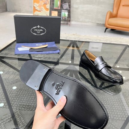 PRA LOAFER IN GLOSSY BLACK CALFSKIN