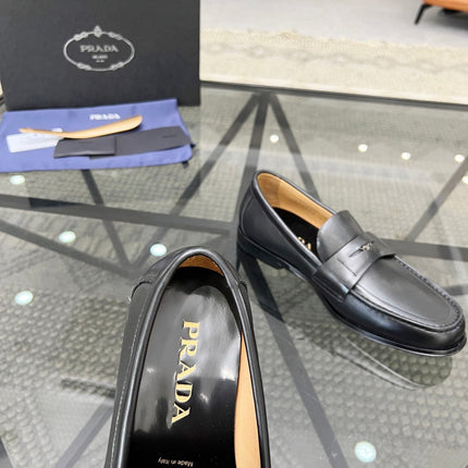 PRA LOAFER IN BLACK CALFSKIN