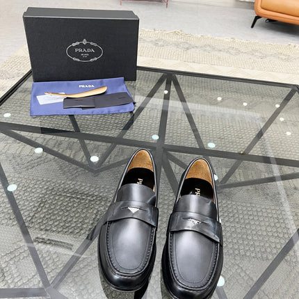 PRA LOAFER IN BLACK CALFSKIN