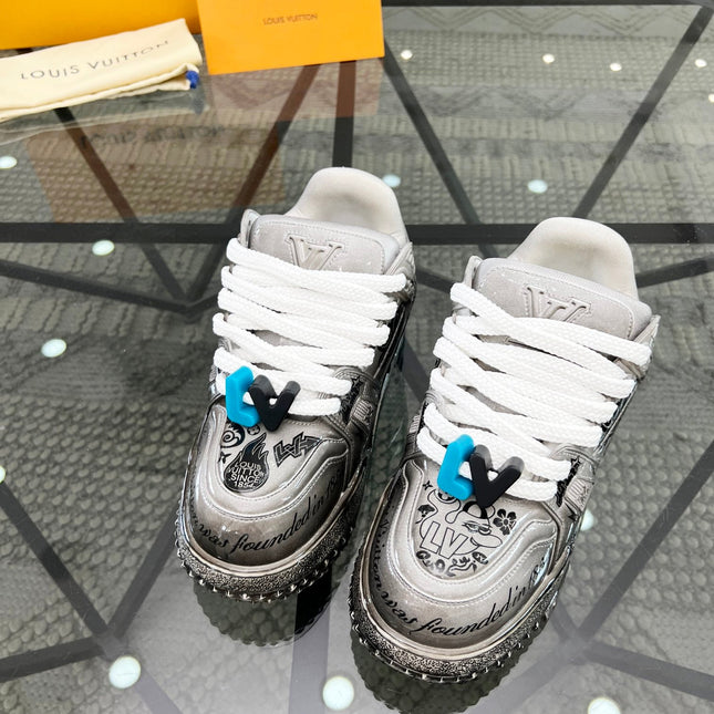 TRAINERS IN SMOKE GREY LAMBSKIN