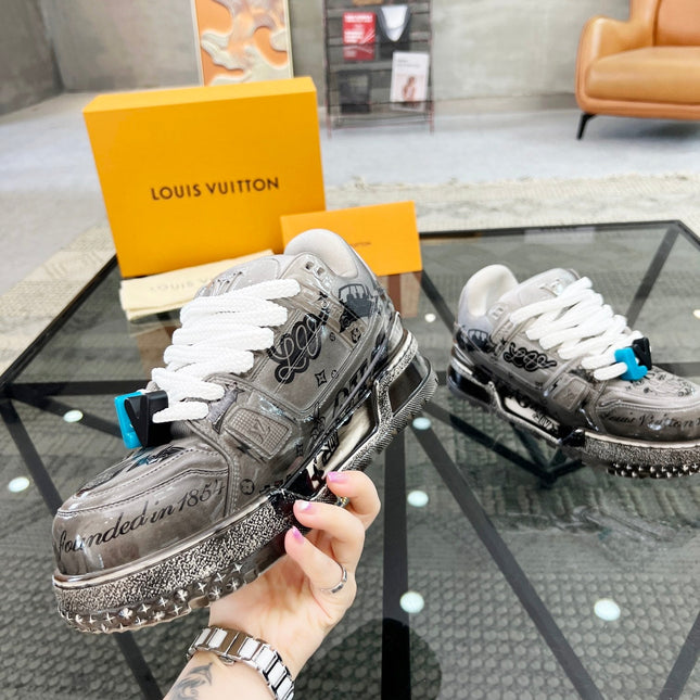 TRAINERS IN SMOKE GREY LAMBSKIN