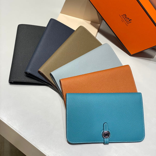 TOGO PASSPORT HOLDER 20 IN MOCHA BROWN CALFSKIN