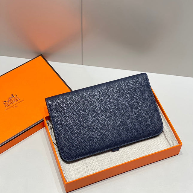 TOGO PASSPORT HOLDER 20 IN NAVY BLUE CALFSKIN