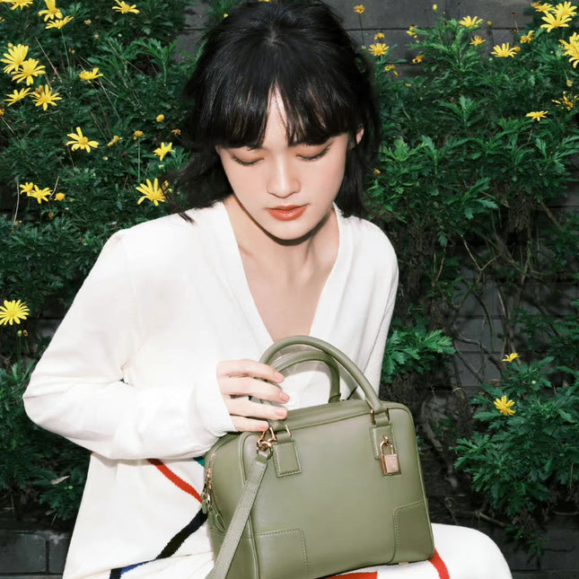 LOE AMAZONA 19 BAG IN AVOCADO GREEN NAPPA CALFSKIN
