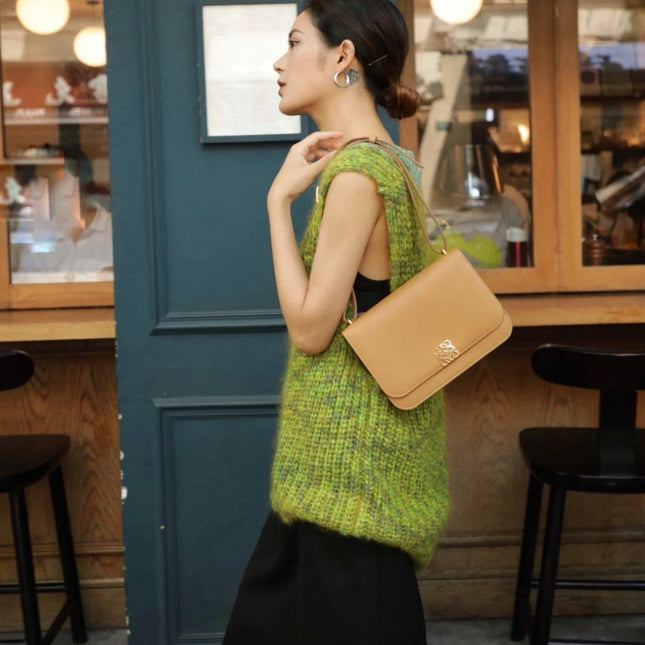 LOE GOYA BAG 23 IN COPPER BROWN CALFSKIN