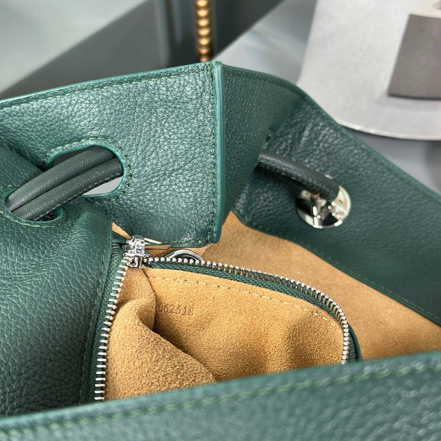 PEBBLE HOBO 40 IN GREEN FOREST SUPPLE GRAINED CALFSKIN