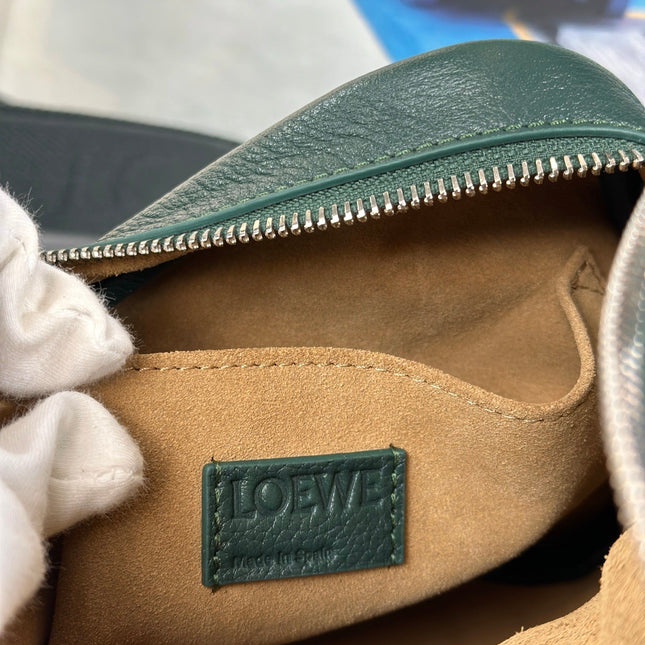 MEDIUM 23 PEBBLE MESSENGER BAG IN FOREST GREEN SUPPLE GRAINED CALFSKIN