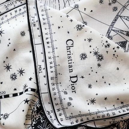 SQUARE SCARF 140 CM IN WHITE MIX BLACK MONOGRAM SILK 393135