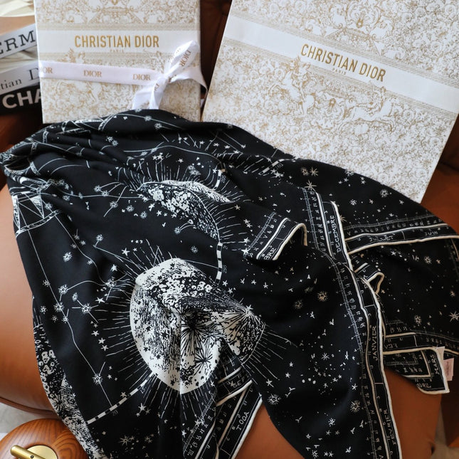 SQUARE SCARF 140 CM IN BLACK MIX WHITE MONOGRAM SILK 393136