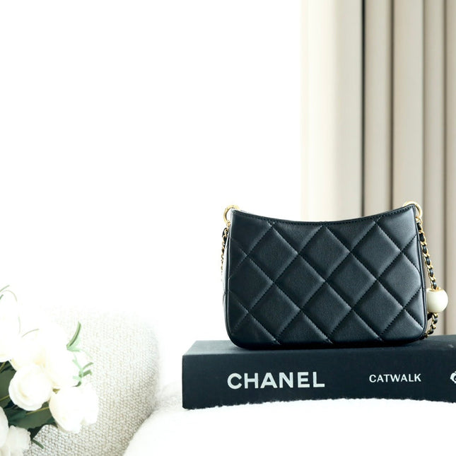 CHANEL 25S HOBO BAG 19.5 CM IN BLACK CALFSKIN WITH GOLD HARDWARE