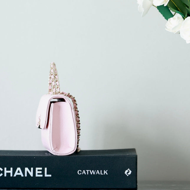 CHANEL 25S KELLY IN PASTEL PINK LAMBSKIN WITH GOLD HARDWARE