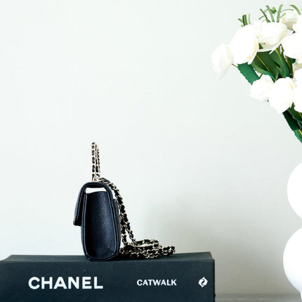 CHANEL 25S KELLY IN BLACK LAMBSKIN WITH GOLD HARDWARE