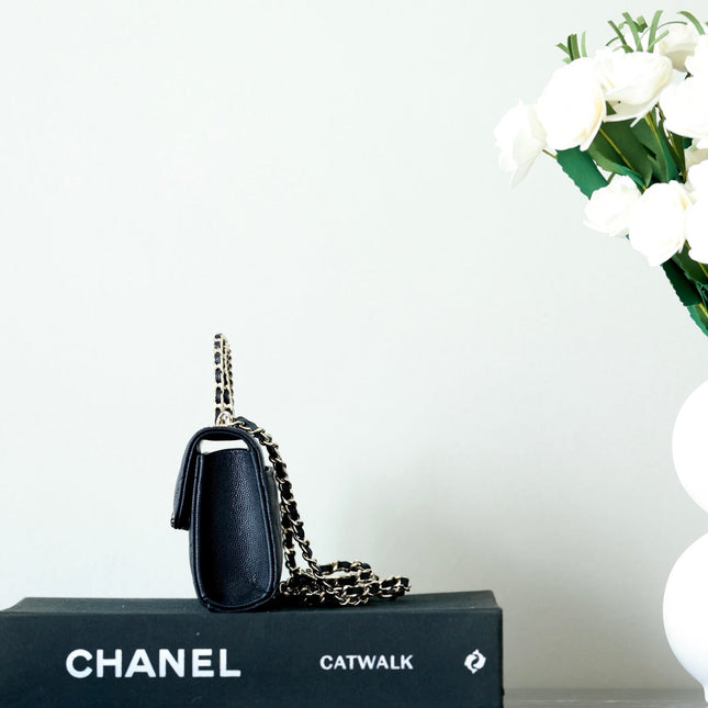 CHANEL 25S KELLY IN BLACK LAMBSKIN WITH GOLD HARDWARE
