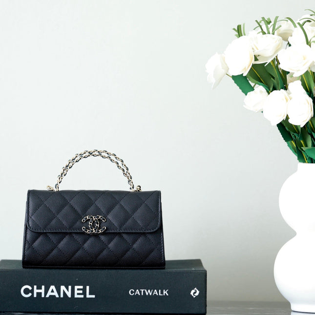 CHANEL 25S KELLY IN BLACK LAMBSKIN WITH GOLD HARDWARE