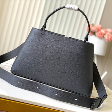 CAPUCINES GM SOUPLE 38 IN BLACK TAURILLON
