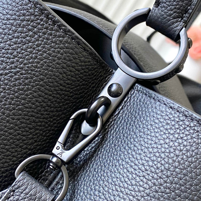 CAPUCINES GM SOUPLE 38 IN BLACK TAURILLON