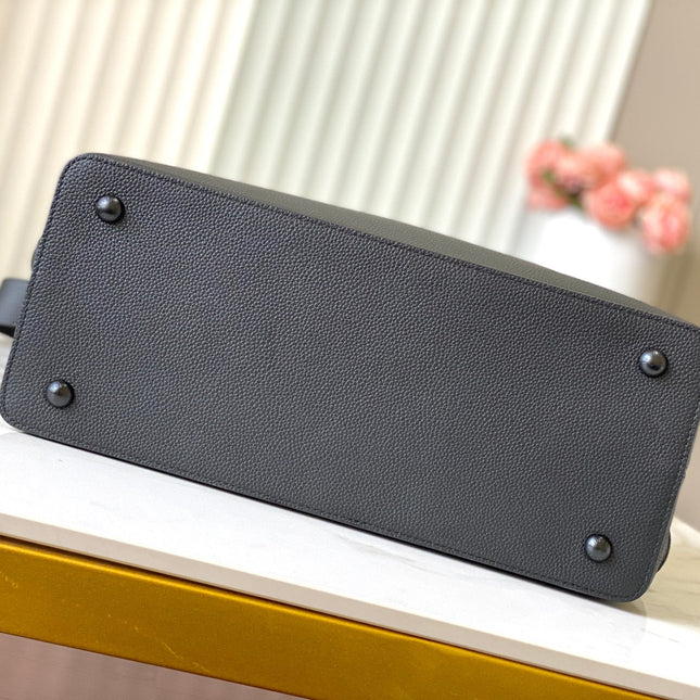 CAPUCINES GM SOUPLE 38 IN BLACK TAURILLON
