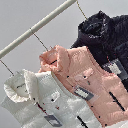MONCLER 25S DOWN VEST IN BLACK 032