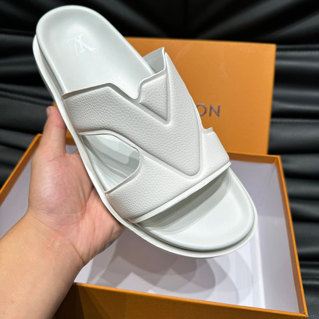 LV OASIS MULE IN WHITE CALFSKIN