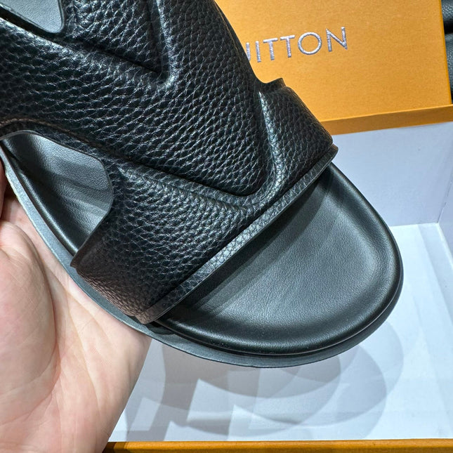 LV OASIS MULE IN BLACK CALFSKIN