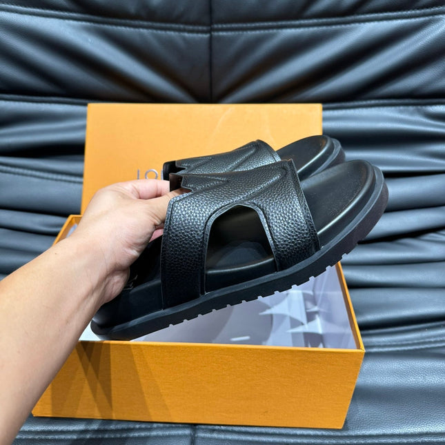 LV OASIS MULE IN BLACK CALFSKIN