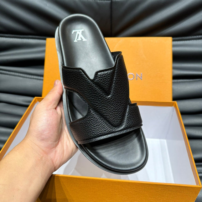 LV OASIS MULE IN BLACK CALFSKIN