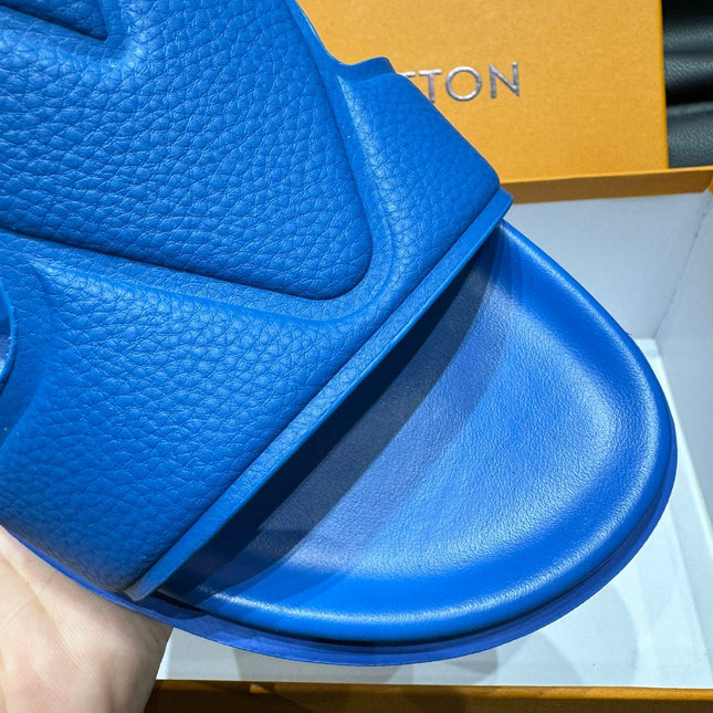 LV OASIS MULE IN COBALT BLUE CALFSKIN