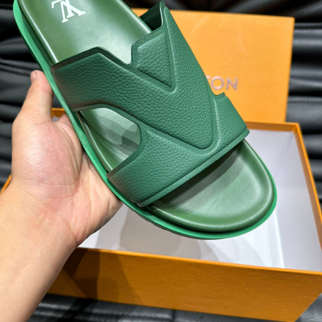 LV OASIS MULE IN SEA GREEN CALFSKIN