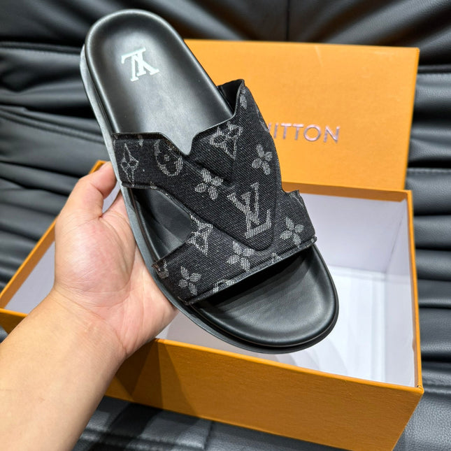LV OASIS MULE IN BLACK MONOGRAM JACQUARD