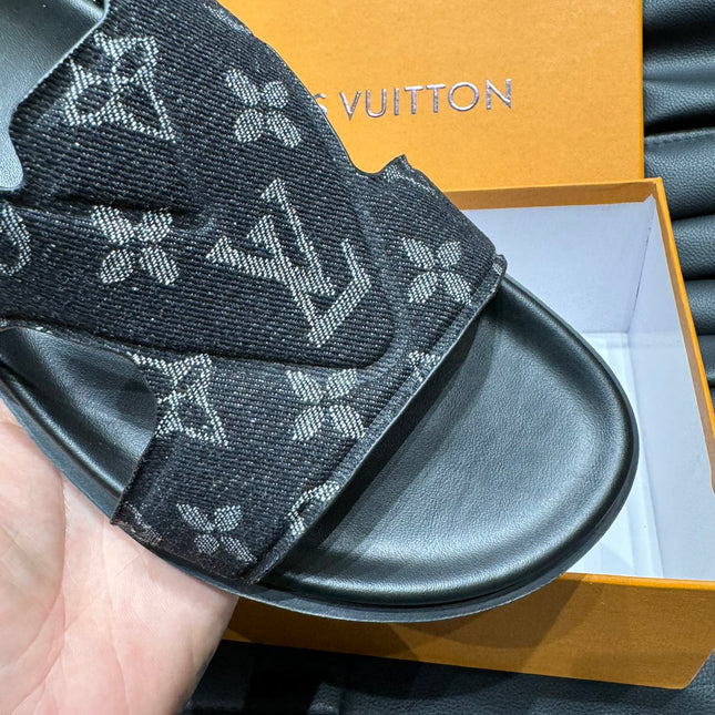 LV OASIS MULE IN BLACK MONOGRAM JACQUARD