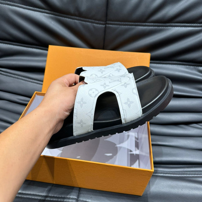 LV OASIS MULE IN WHITE MONOGRAM CALFSKIN