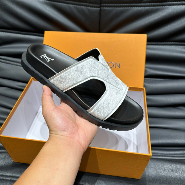LV OASIS MULE IN WHITE MONOGRAM CALFSKIN