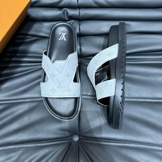 LV OASIS MULE IN WHITE MONOGRAM CALFSKIN