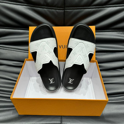 LV OASIS MULE IN WHITE MONOGRAM CALFSKIN