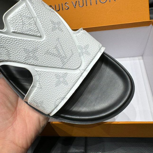 LV OASIS MULE IN WHITE MONOGRAM CALFSKIN
