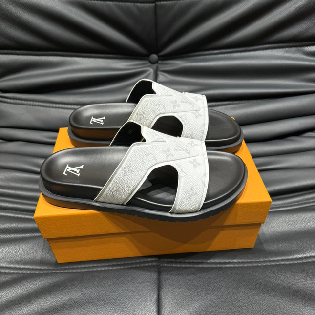 LV OASIS MULE IN WHITE MONOGRAM CALFSKIN
