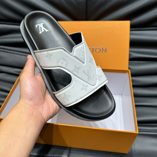 LV OASIS MULE IN WHITE MONOGRAM CALFSKIN