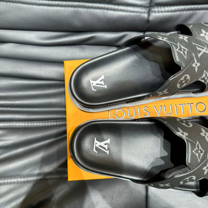 LV OASIS MULE IN BLACK MONOGRAM CALFSKIN