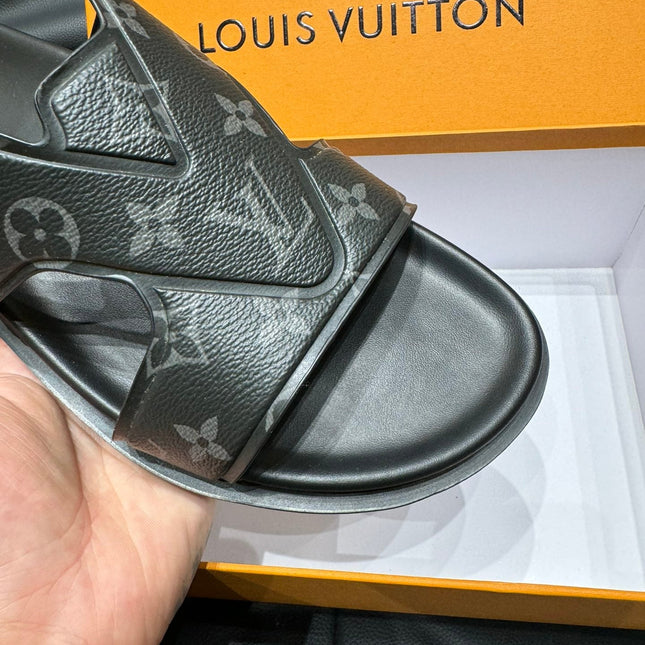 LV OASIS MULE IN BLACK MONOGRAM CALFSKIN