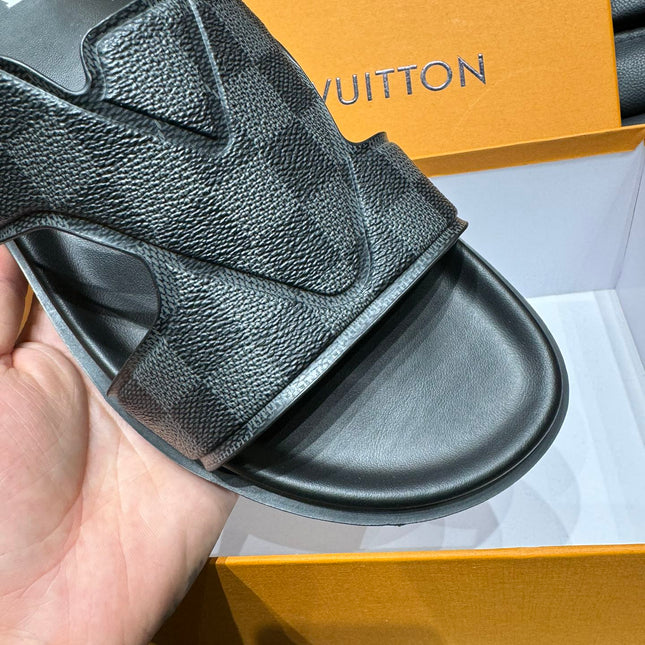LV OASIS MULE IN BLACK DAMIER CALFSKIN