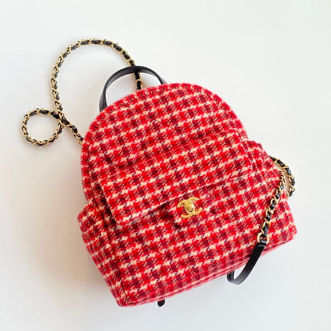CHANEL 25S BACKPACK 28 CM IN RED TWEED WITH GOLD HARDWARE