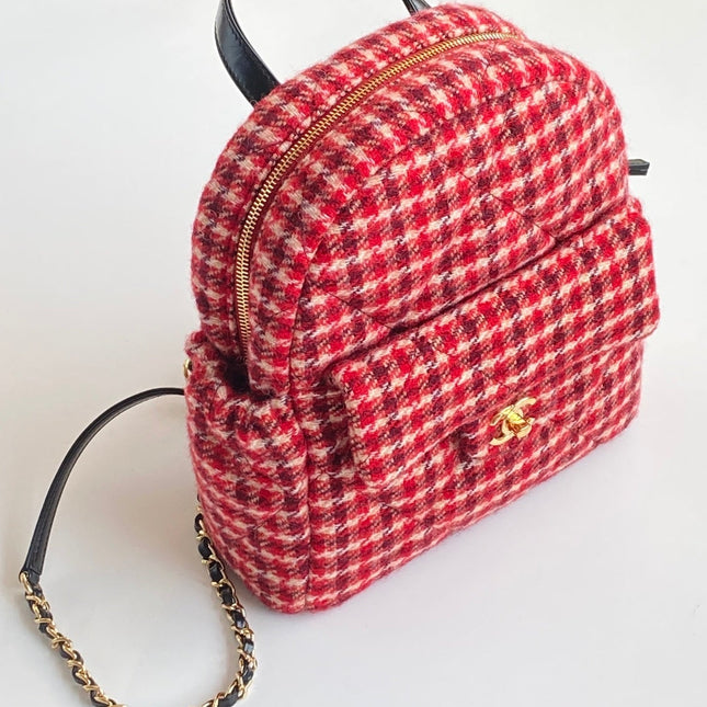 CHANEL 25S BACKPACK 28 CM IN RED TWEED WITH GOLD HARDWARE