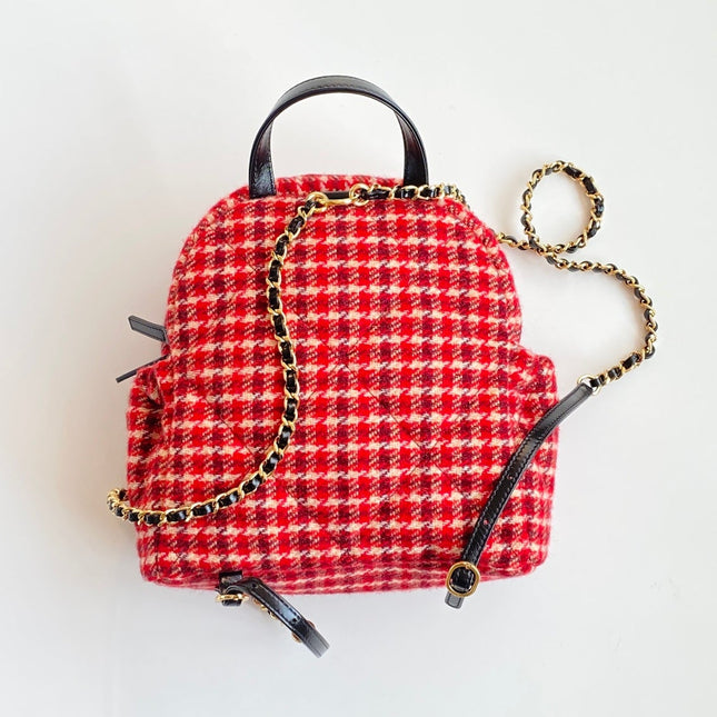 CHANEL 25S BACKPACK 28 CM IN RED TWEED WITH GOLD HARDWARE