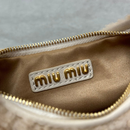 WANDER MINI HOBO BAG 17 IN BEIGE SHEARLING