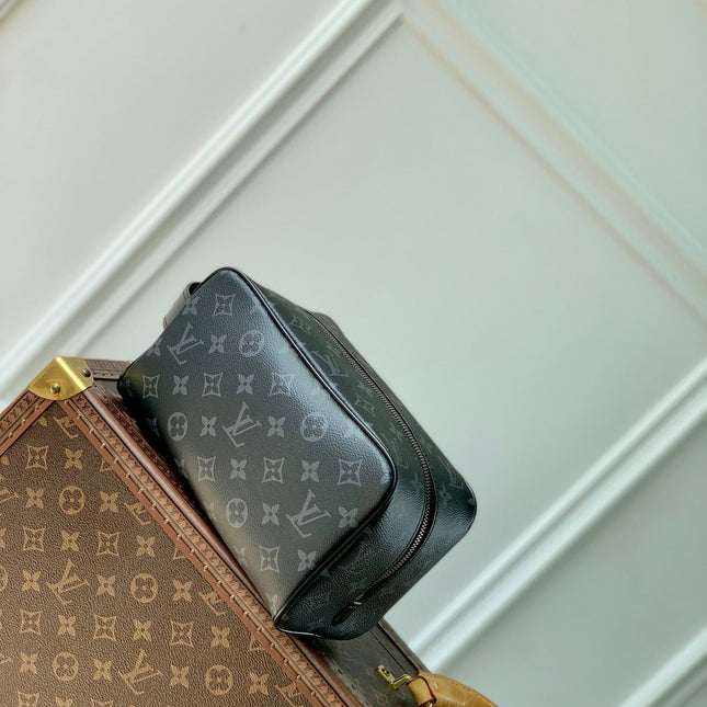 LOCKER DOPP KIT 23 IN BLACK MONOGRAM ECLIPSE CANVAS
