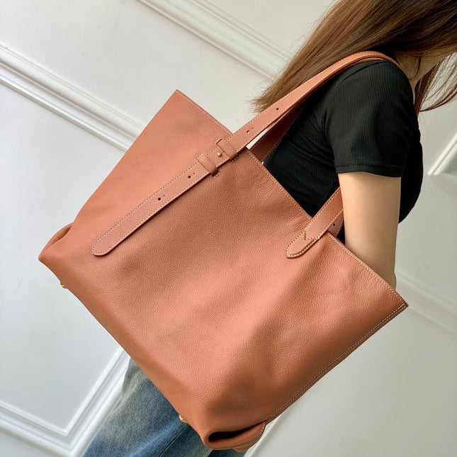 LOW KEY CABAS MM BAG 47 IN TAWNY BROWN GRAINED CALFSKIN