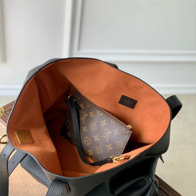 LOW KEY CABAS MM BAG 47 IN BLACK GRAINED CALFSKIN