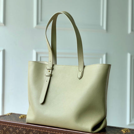 LOW KEY CABAS MM BAG 47 IN BASIL GREEN GRAINED CALFSKIN